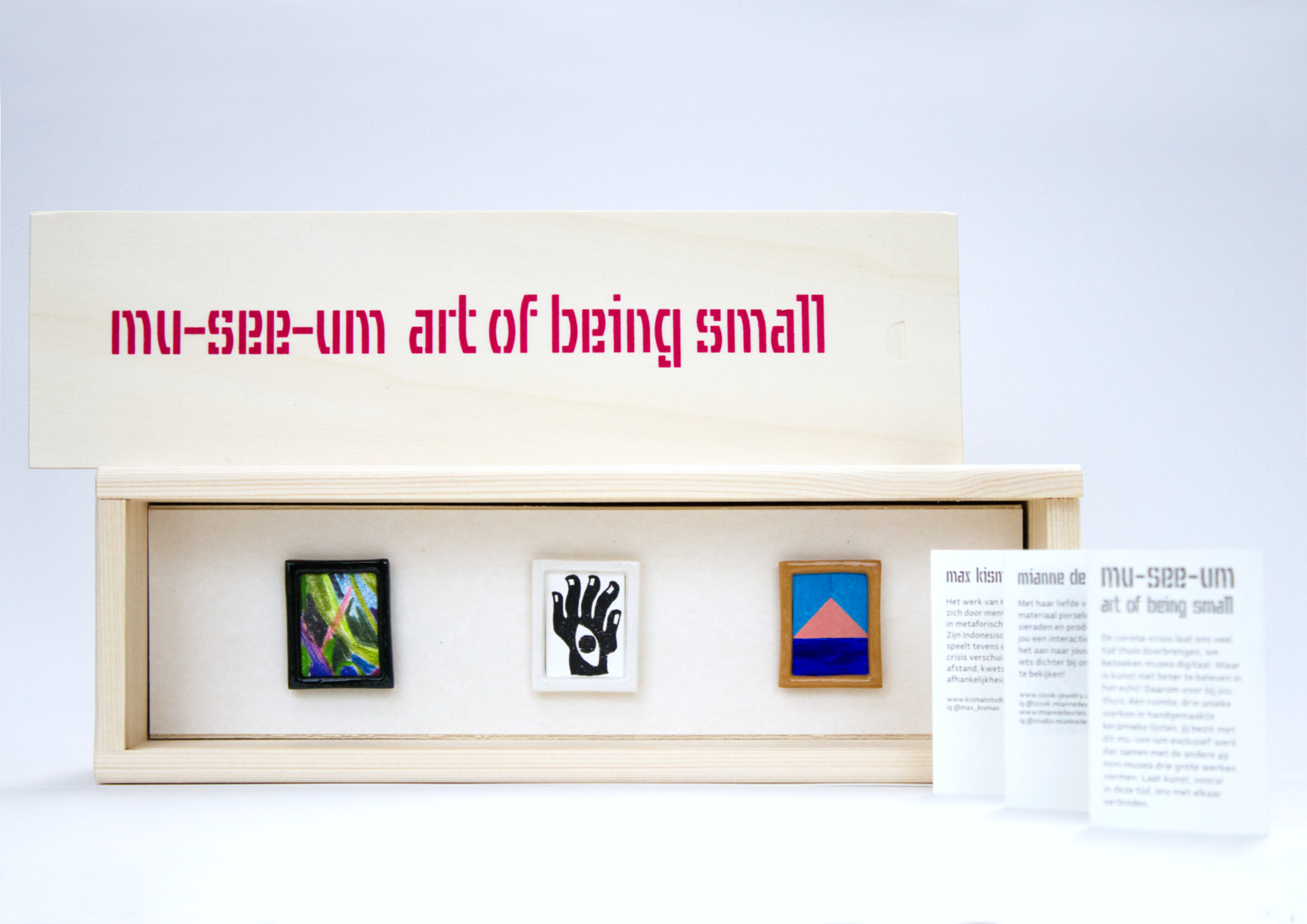 mu-see-um art of being small art box